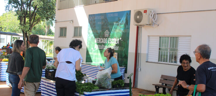 Mercado Escola inicia novo ciclo de comercialização com agricultura familiar e economia criativa